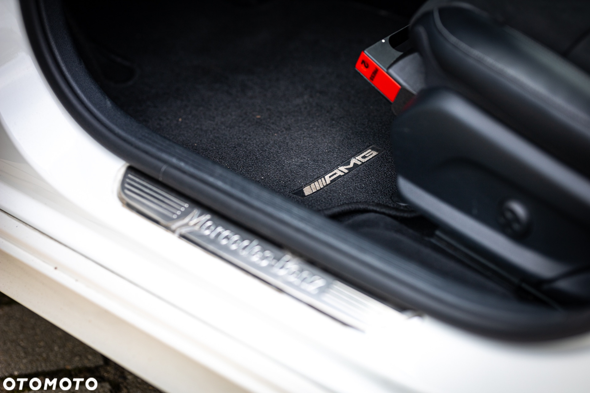 Mercedes-Benz Klasa E 220 d 4-Matic 9G-TRONIC - 30