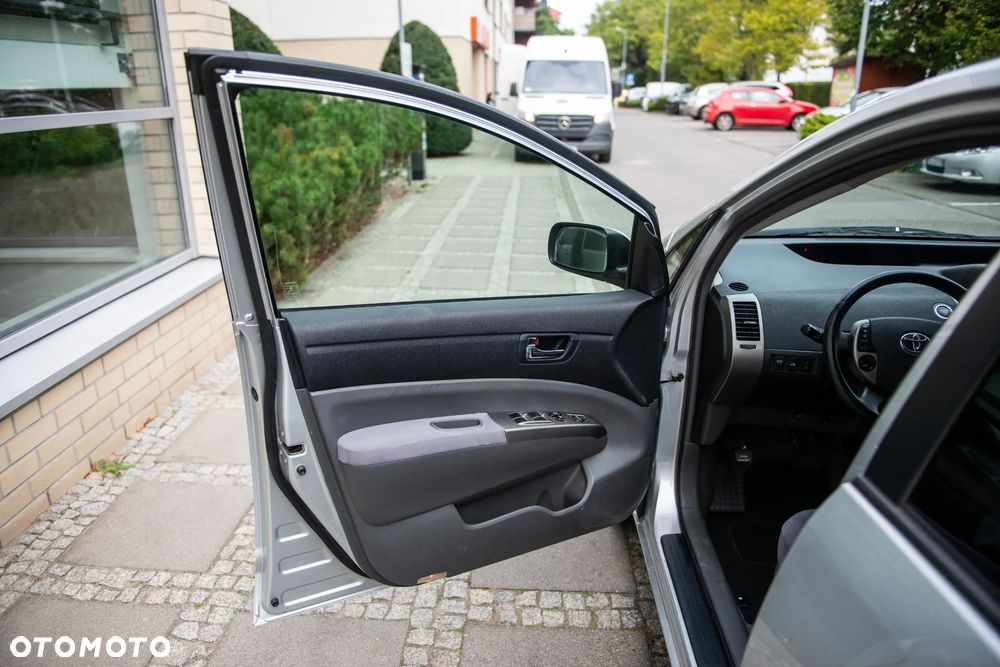 Toyota Prius 1.5 VVT-i Prestige - 13