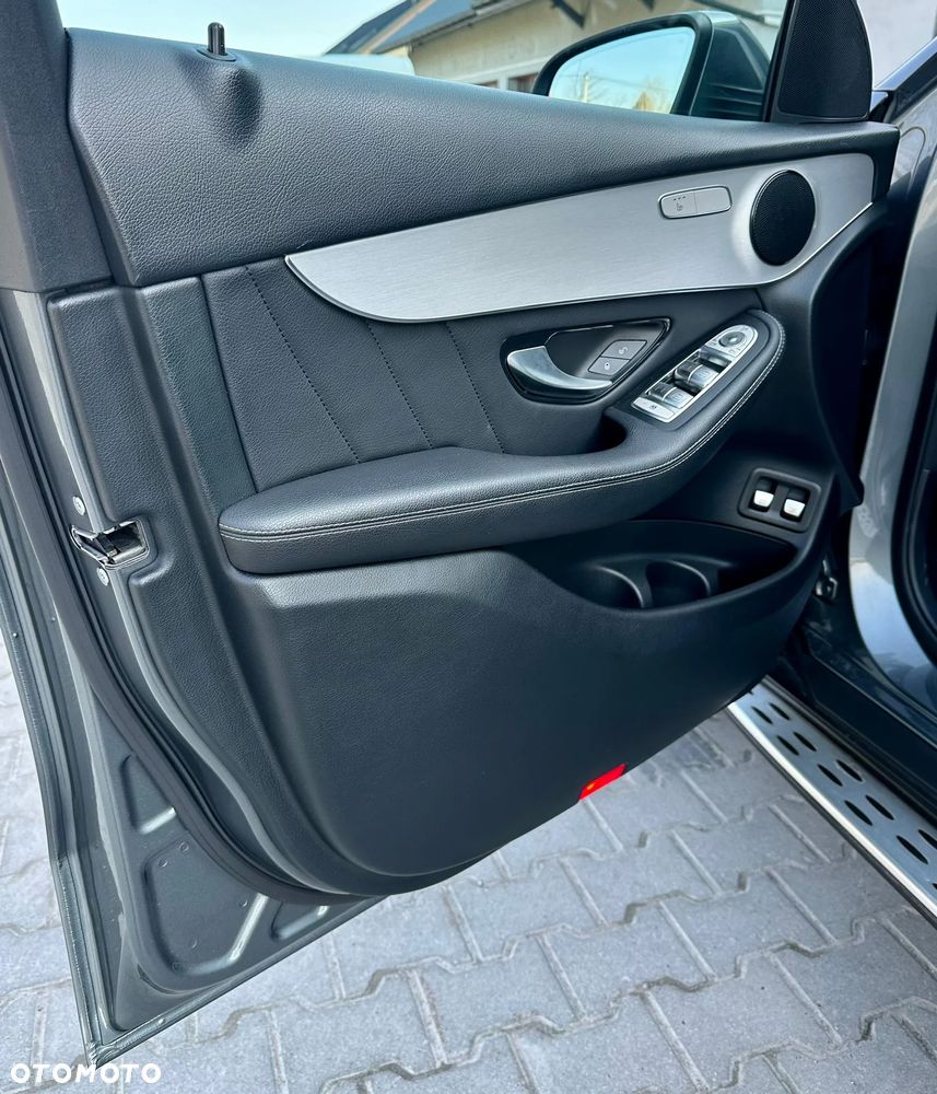 Mercedes-Benz GLC - 12