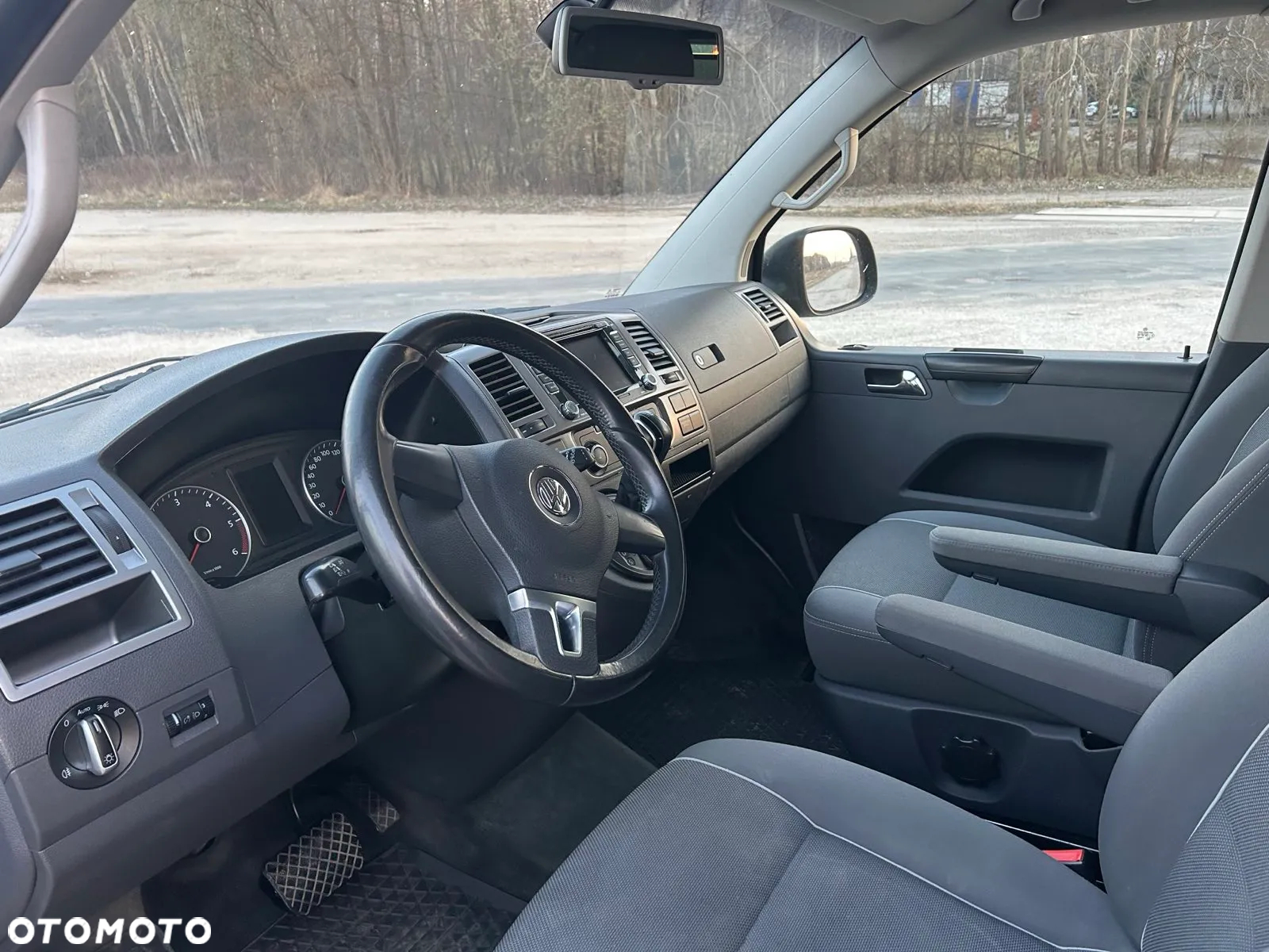 Volkswagen Multivan - 31