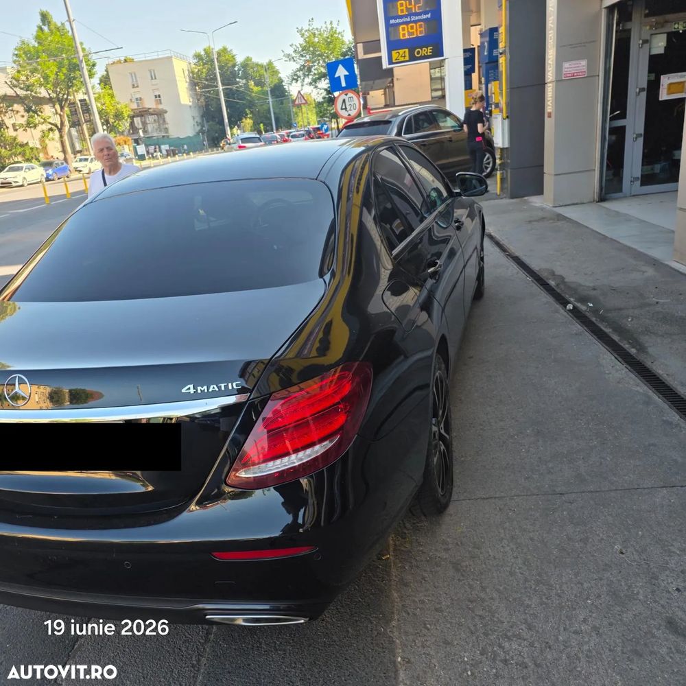Mercedes-Benz E 200 4MATIC Aut. - 2