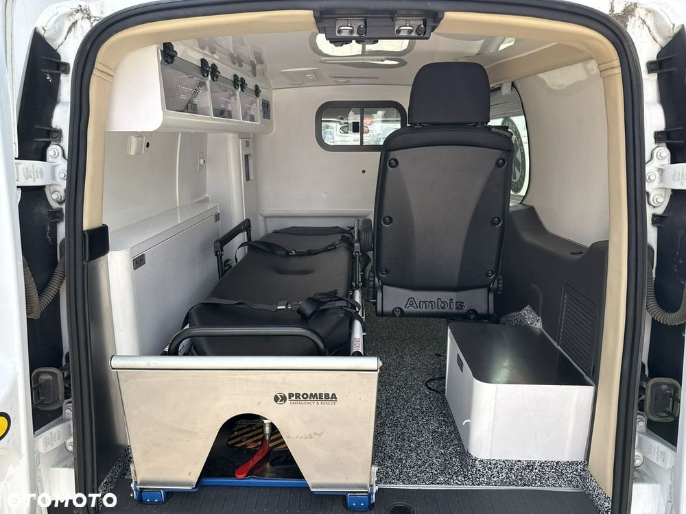 Ford Transit Connect - 16