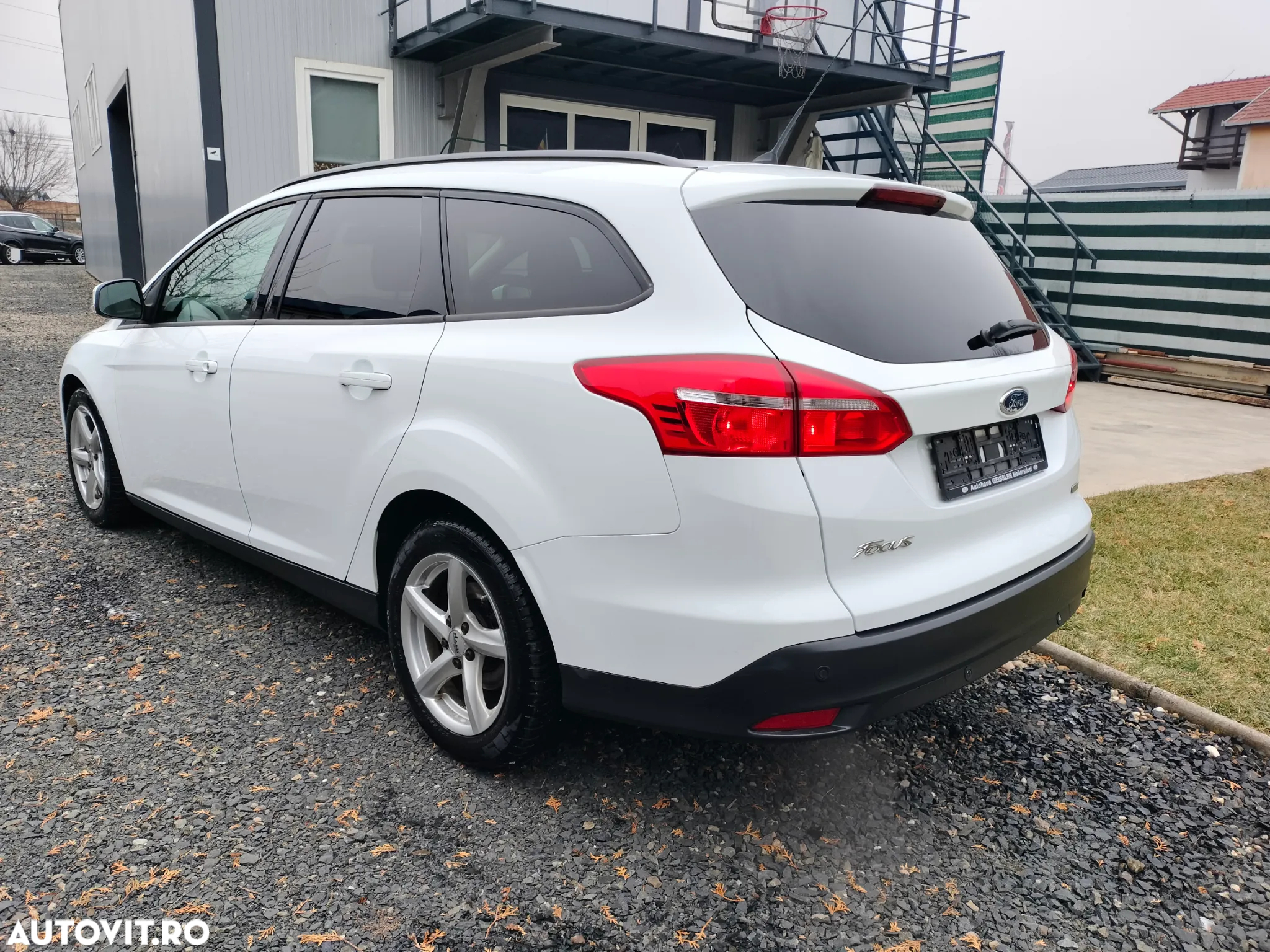 Ford Focus Turnier 1.0 EcoBoost Start-Stopp-System ACTIVE - 4