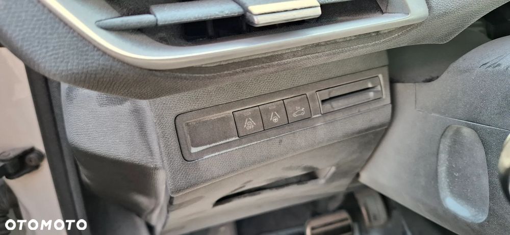 Peugeot 5008 PureTech 130 EAT8 Stop & Start GT - 17