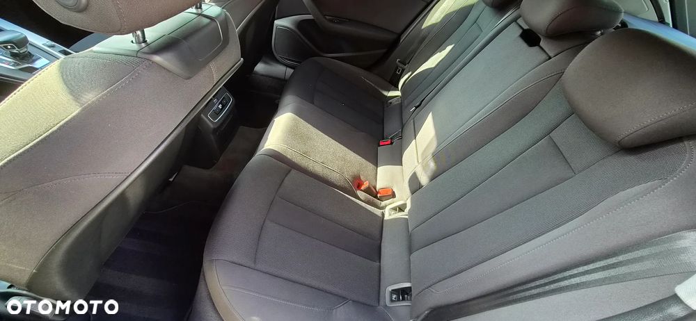 Audi A4 Avant 2.0 TDI ultra S tronic - 27