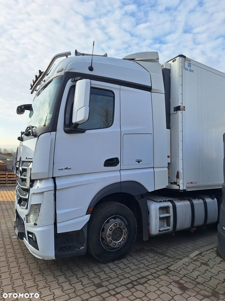 Mercedes-Benz Actros - 2