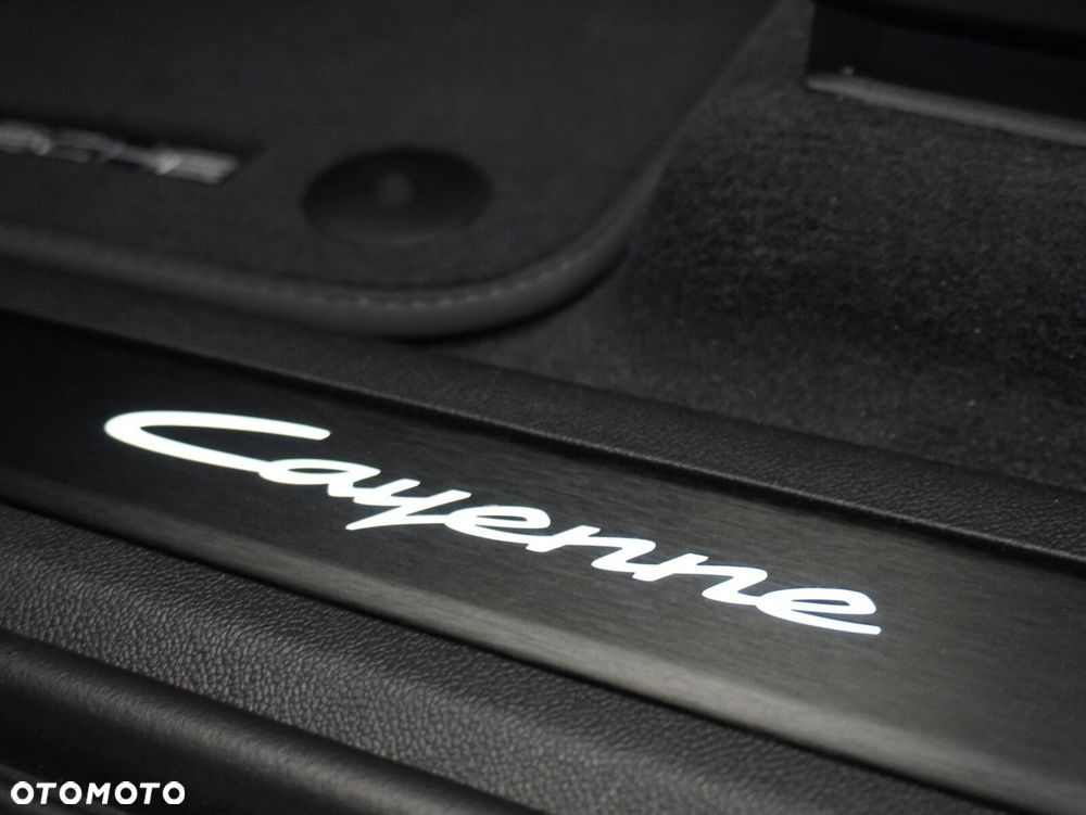 Porsche Cayenne E-Hybrid PHEV Black Edition - 25