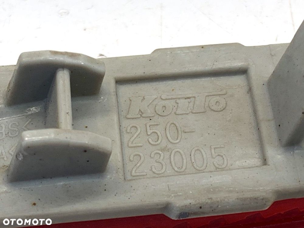 ODBLASK ZDERZAKA LEWY TYŁ  INFINITI Q50 2013 - 2022 50 Hybrid AWD 268 kW [364 KM] Hybryda silnik - 3