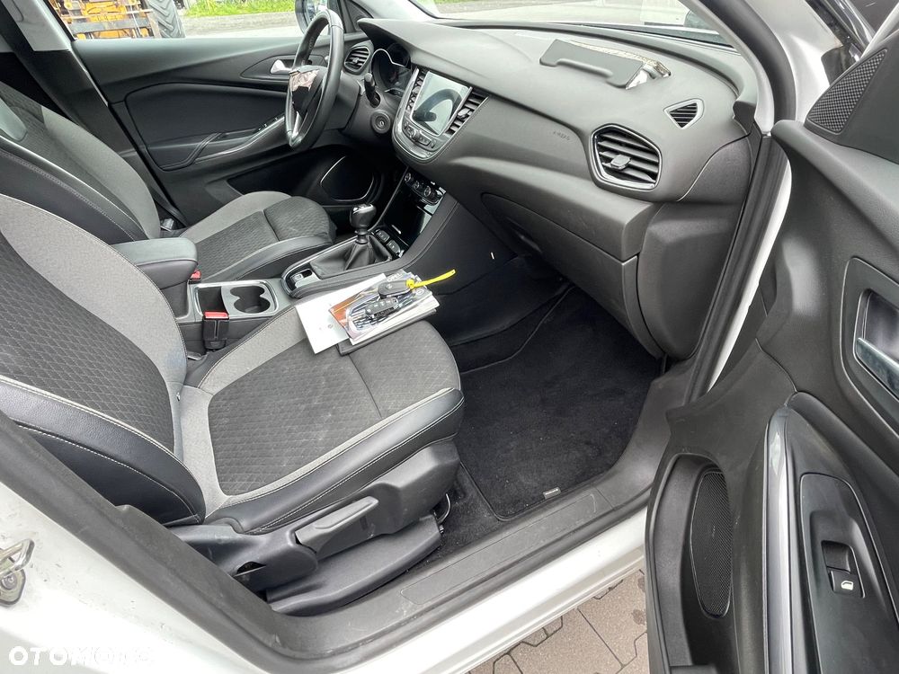 Opel Grandland X 1.2 Start/Stop Business Elegance - 9
