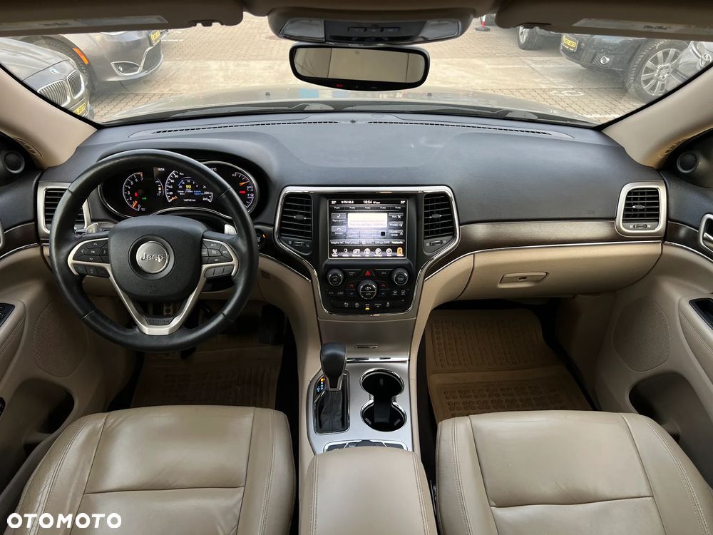 Jeep Grand Cherokee - 16