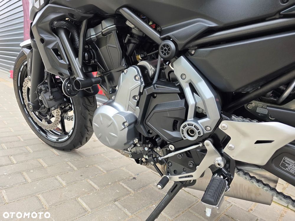 Kawasaki Z 650 - 10