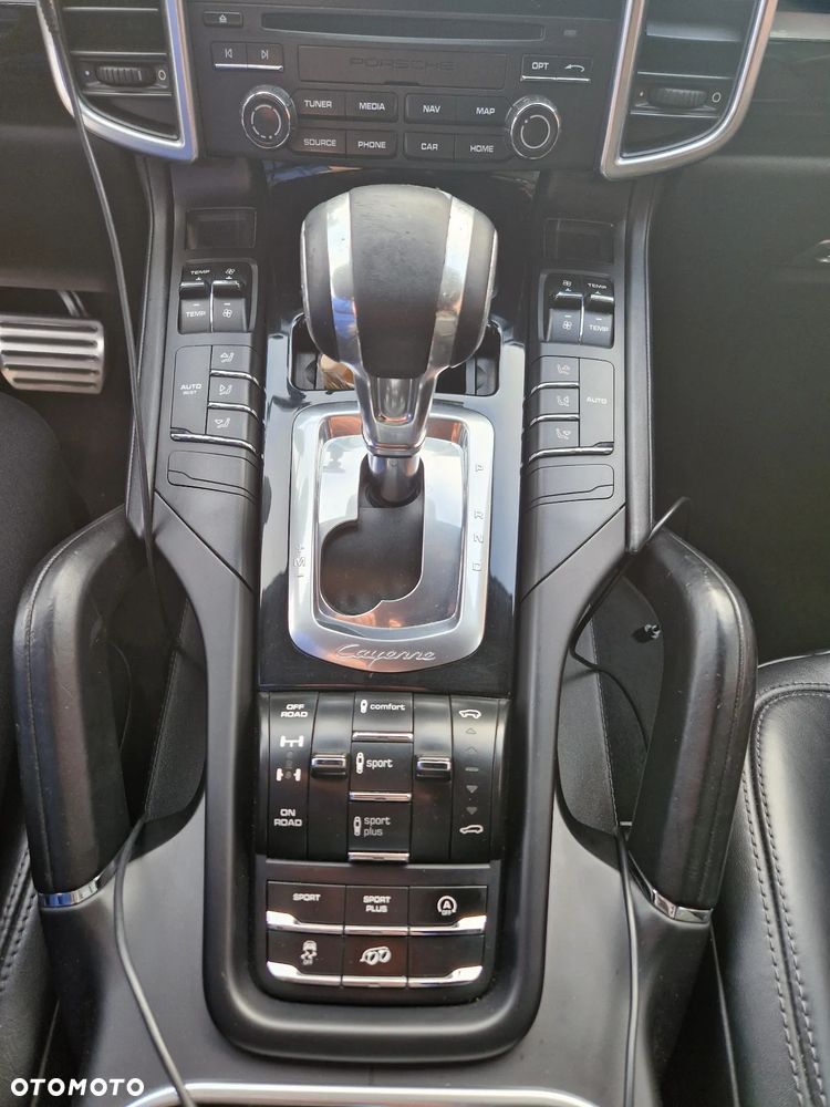 Porsche Cayenne - 14