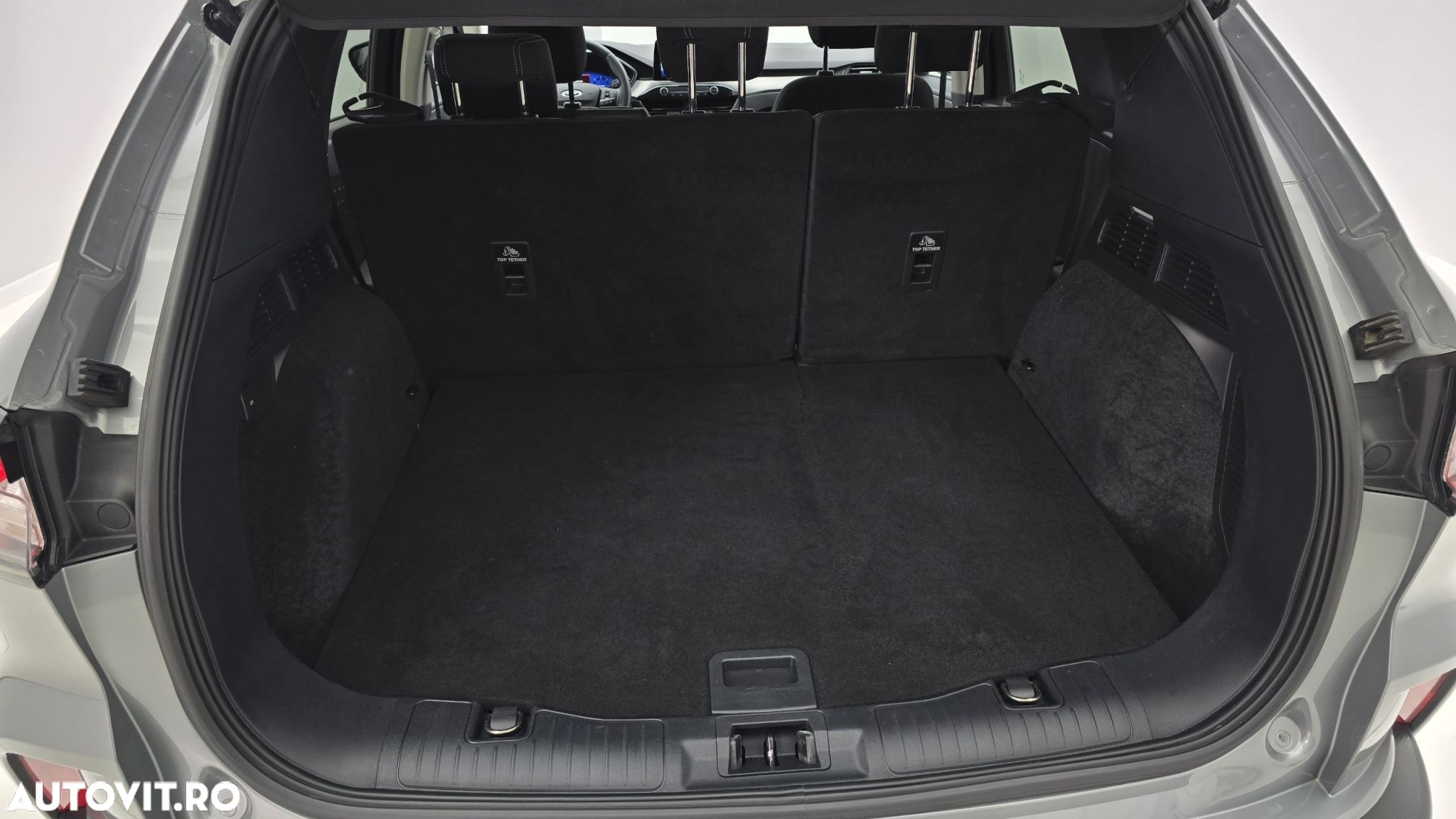 Ford Kuga - 25