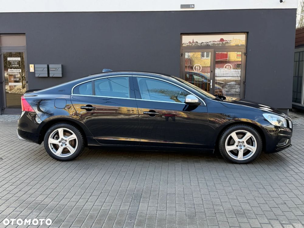 Volvo S60 D4 R-Design - 6