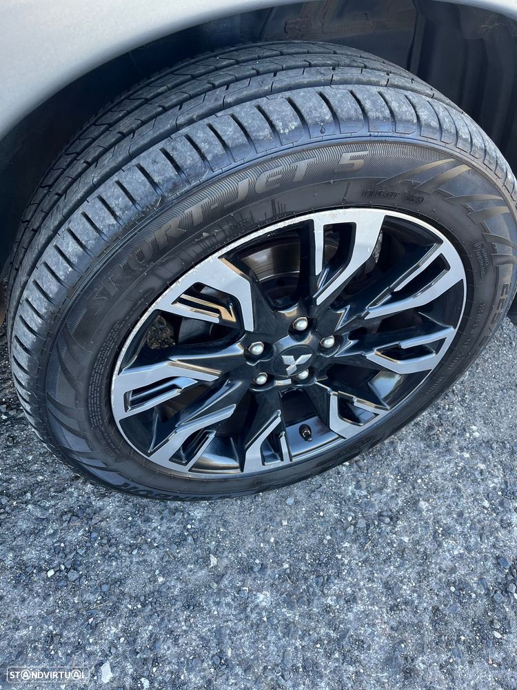 Mitsubishi Outlander - 8