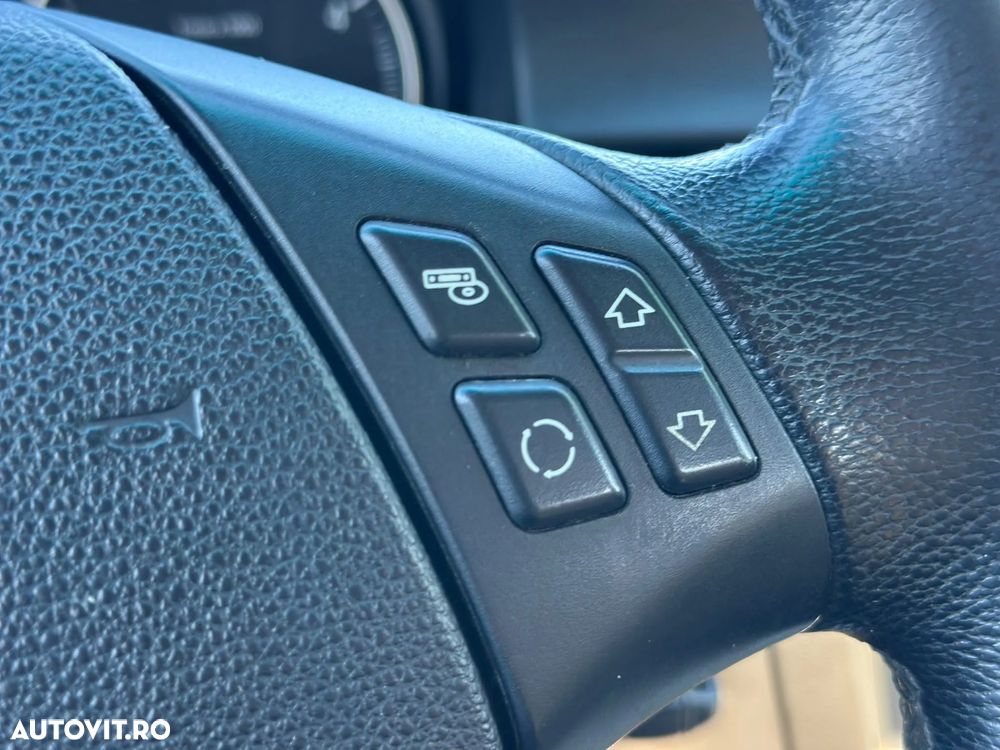 BMW Seria 3 318d - 13