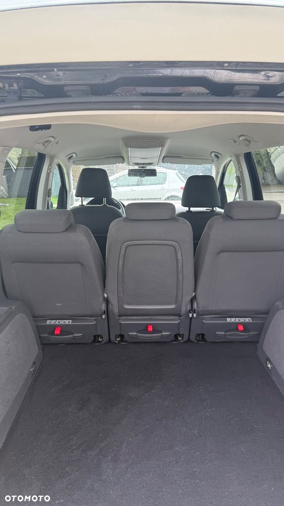 Volkswagen Touran 2.0 TDI DPF Cross - 9