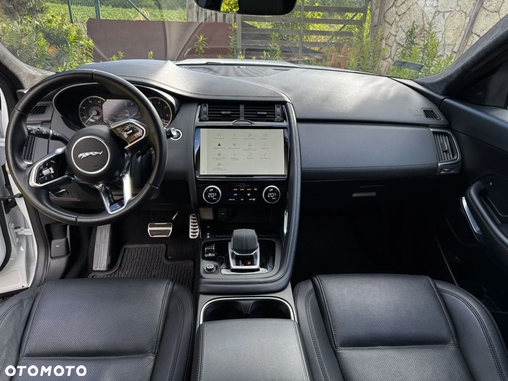 Jaguar E-Pace 2.0 P200 mHEV AWD - 18