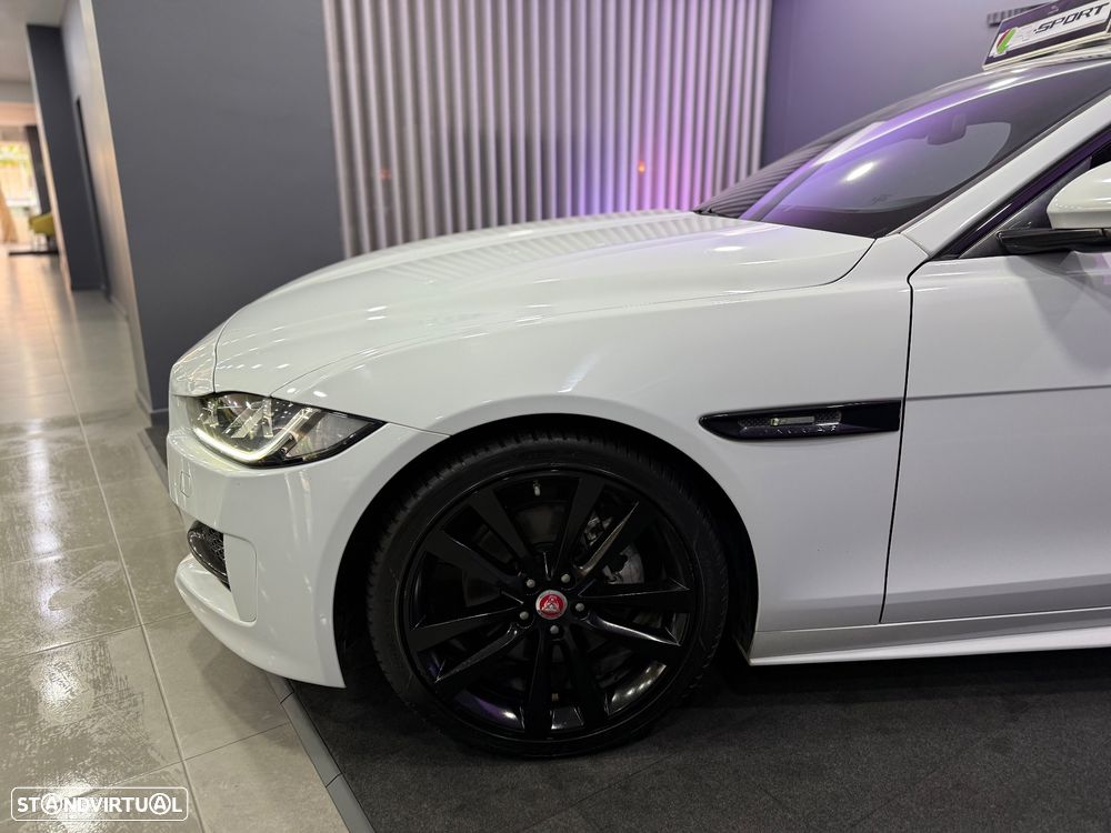 Jaguar XE 2.0 D R-Sport - 15