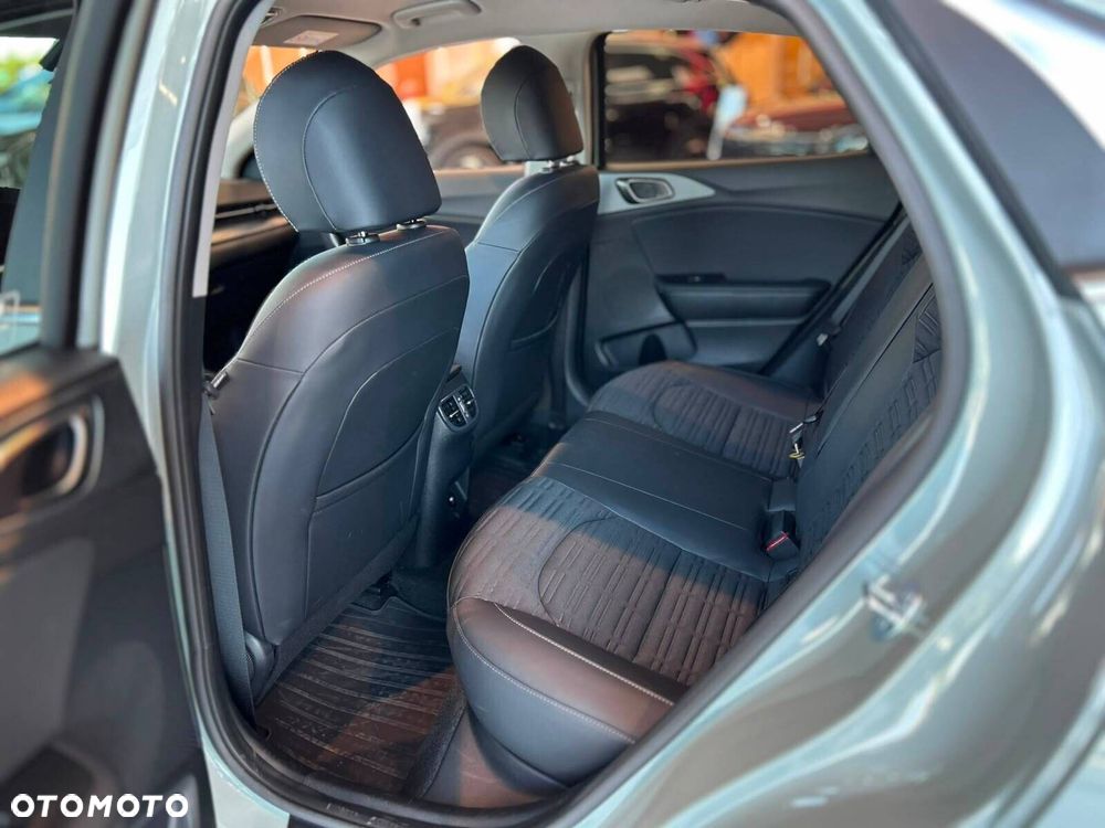 Kia XCeed - 28