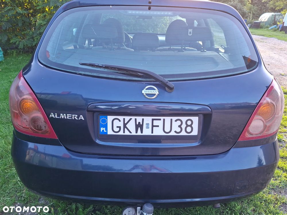 Nissan Almera 1.5 Base - 5