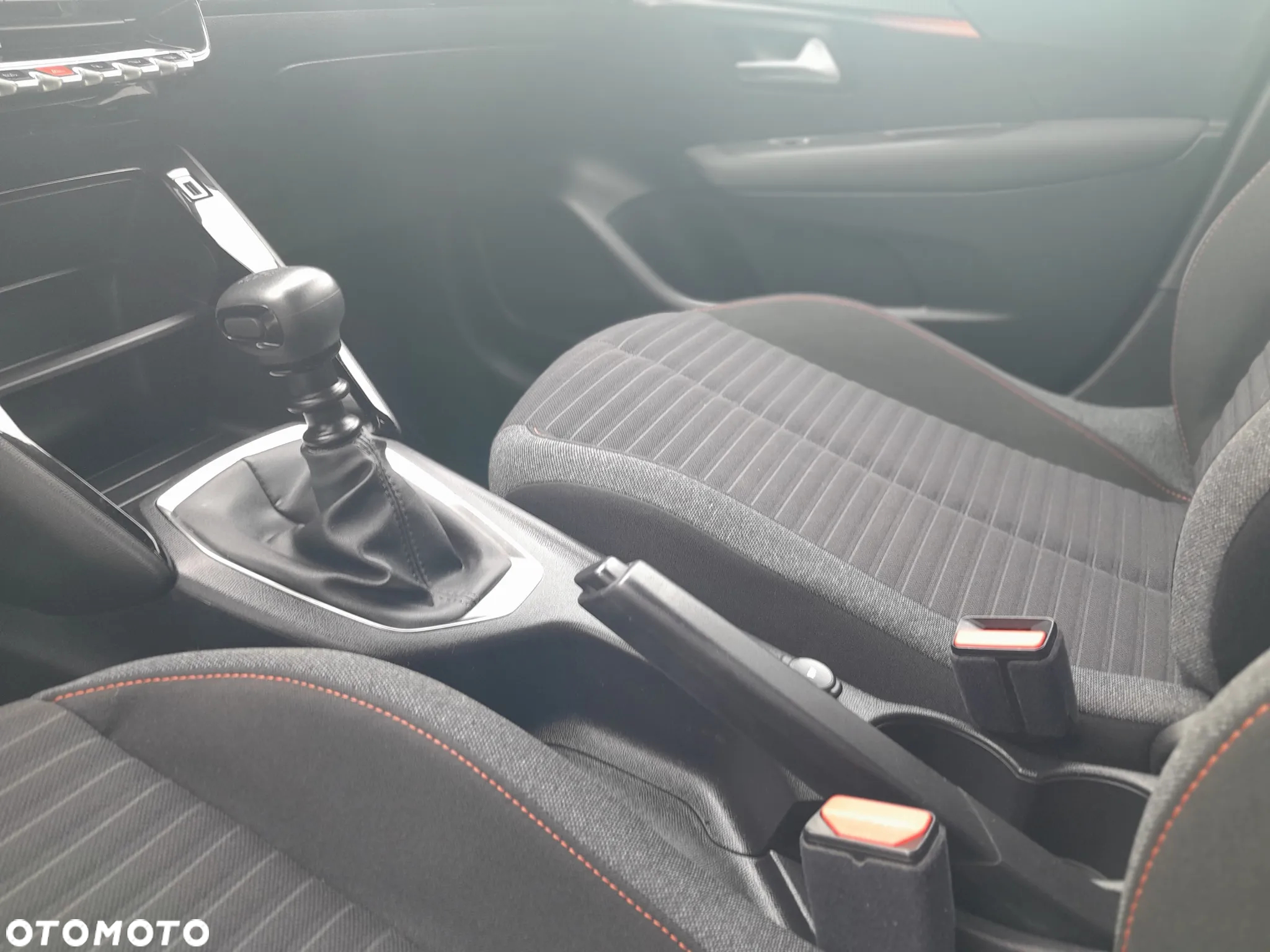 Peugeot 208 1.5 BlueHDi Allure S&S - 18