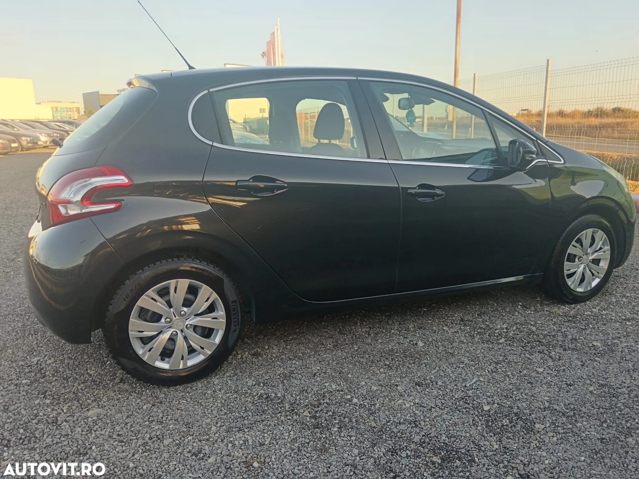 Peugeot 208 1.4 HDi FAP Style - 23