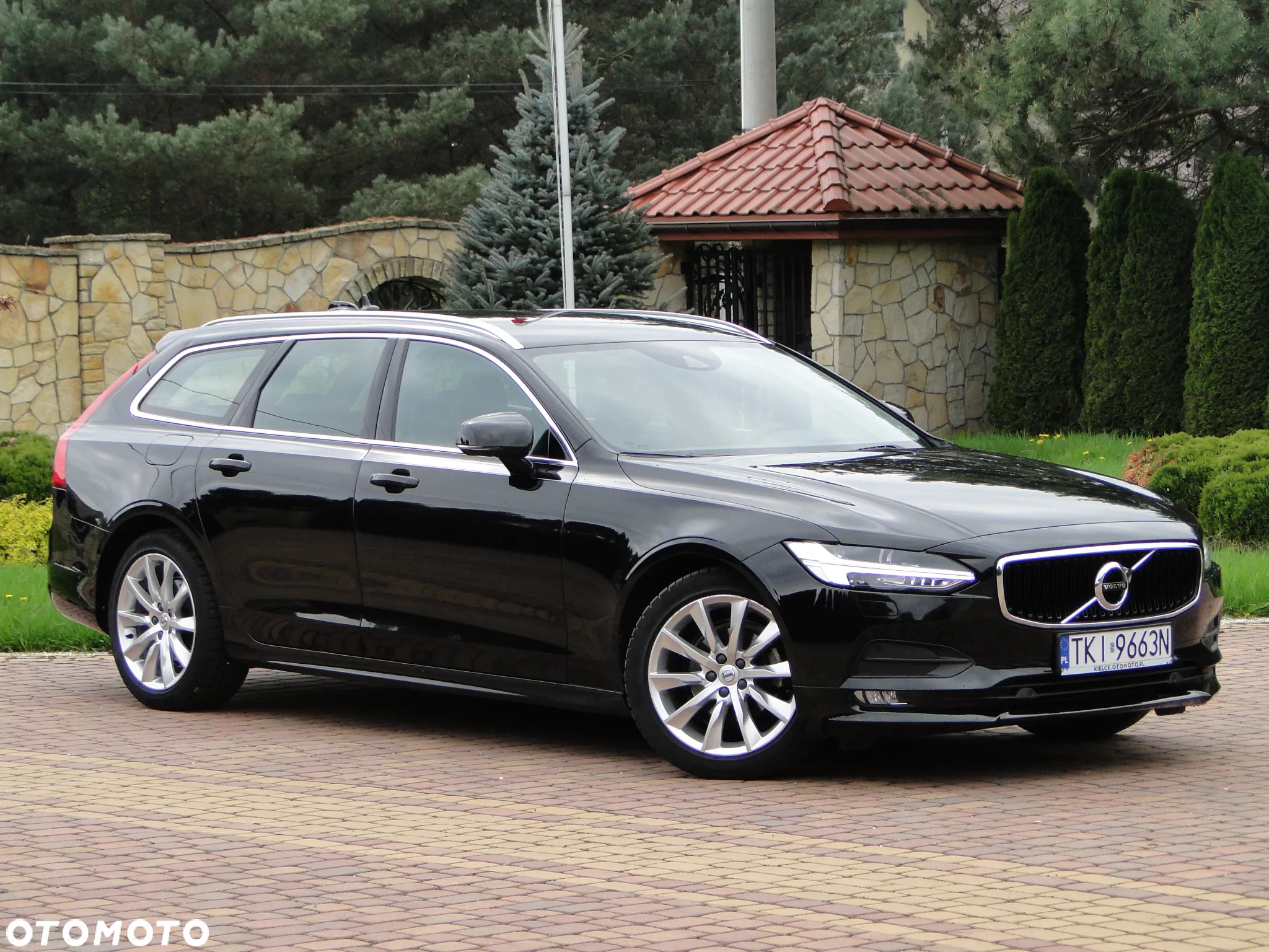 Volvo V90 D4 Momentum Pro - 12