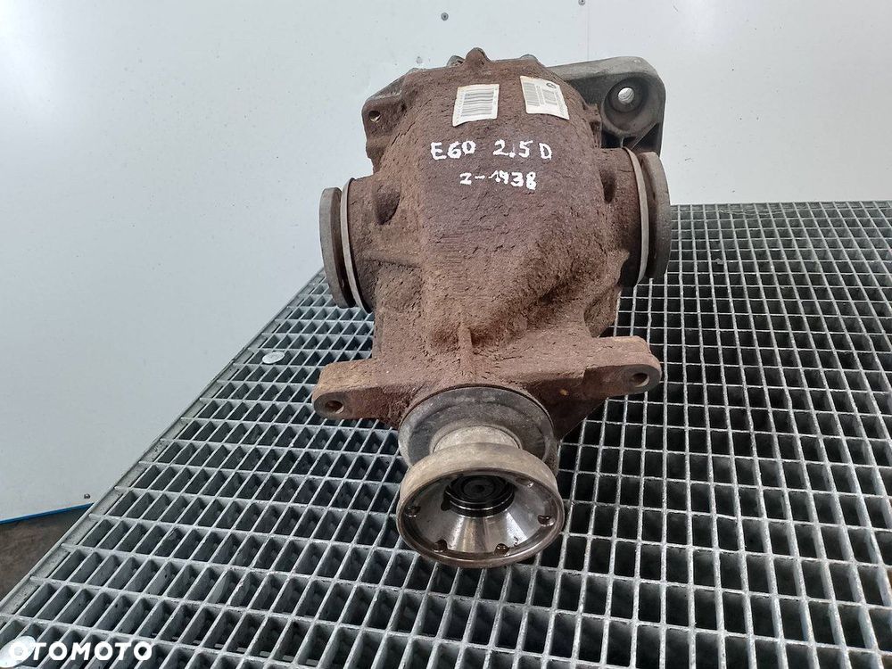 DYFERENCJAŁ TYŁ BMW SERIA 5 E60 7530897 2.5 D 525d - 3