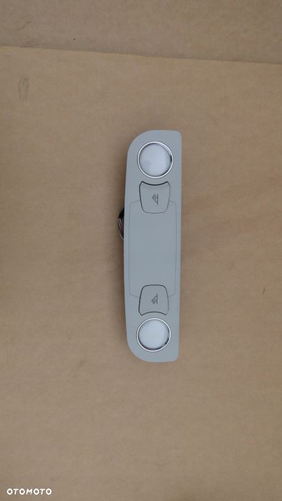 AUDI RS6 C6 LAMPKA PODSUFITKI KABINY 4F0947111 - 1
