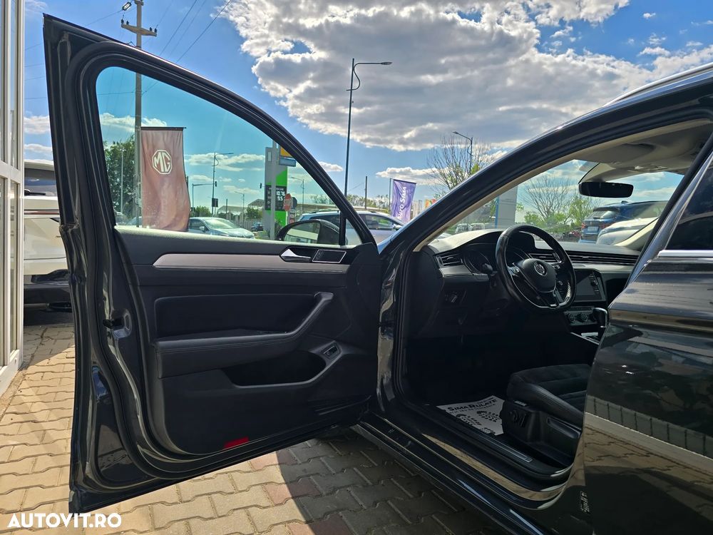 Volkswagen Passat 2.0 TDI SCR DSG Highline - 16