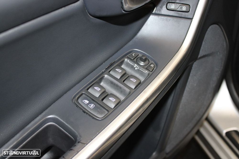 Volvo V60 2.0 D3 Momentum - 22