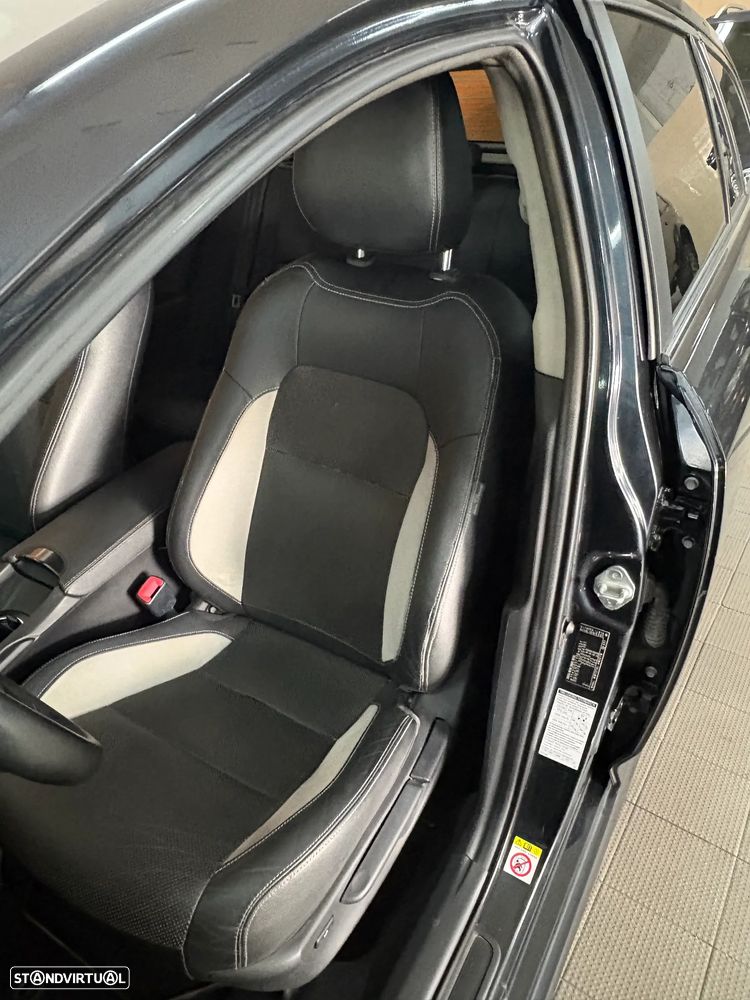 Toyota Avensis Touring Sports 1.6 D-4D Luxury+GPS - 15
