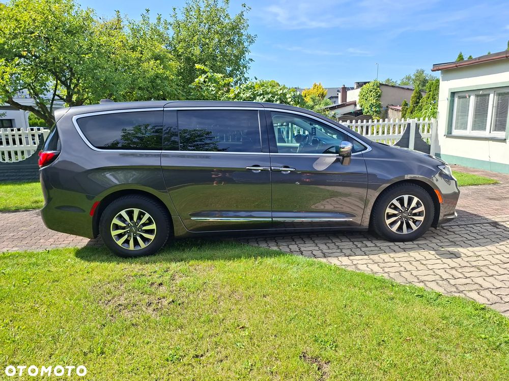 Chrysler Pacifica - 8