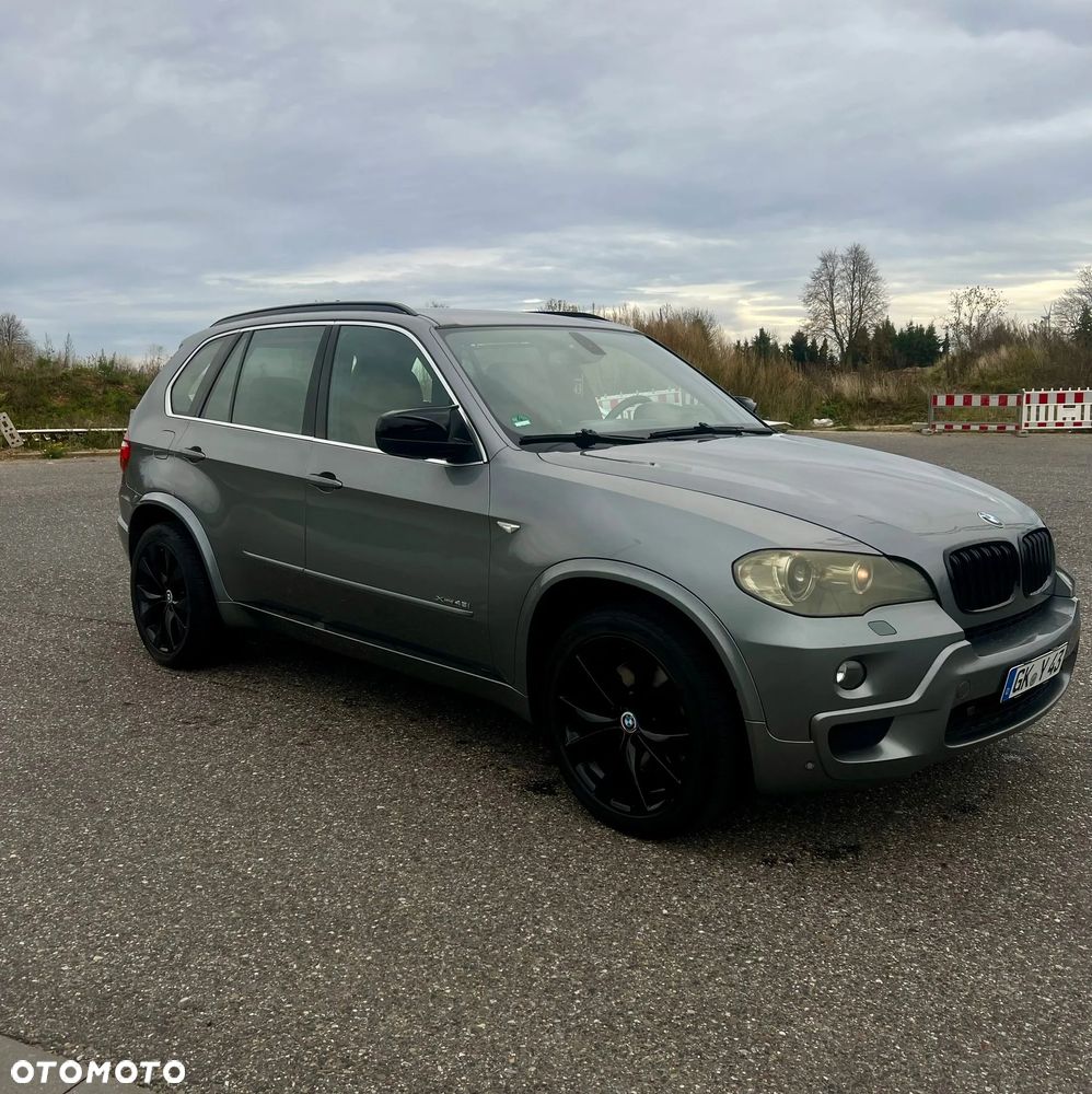 BMW X5 4.8i xDrive - 1