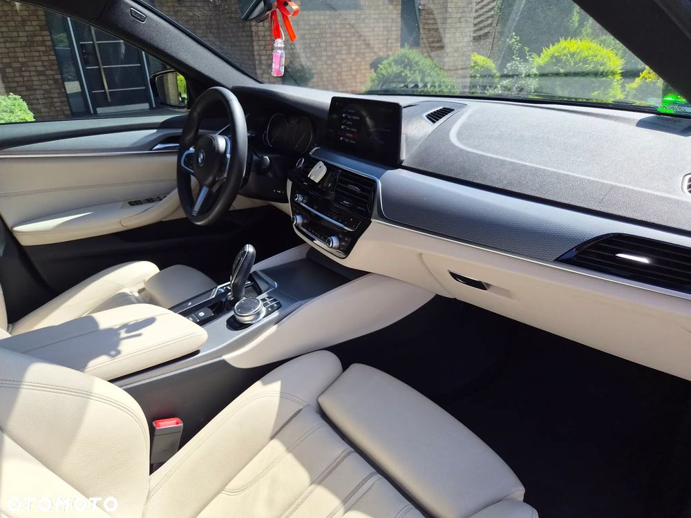 BMW Seria 5 520d xDrive M Sport sport - 26