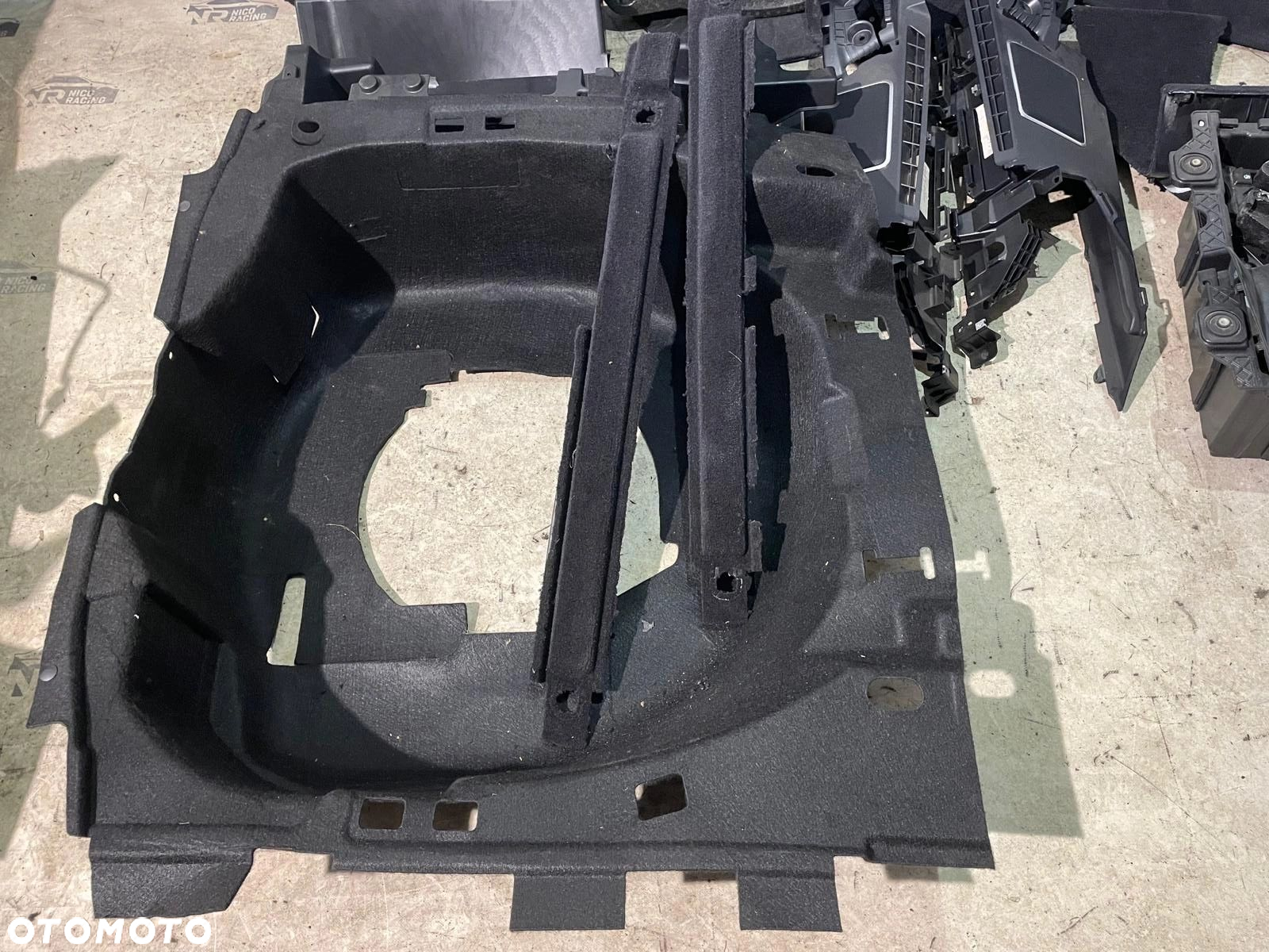 WNĘTRZE BAGAŻNIKA TAPICERKA PLASTIKI BAGAŻNIK RANGE ROVER SPORT L494 - 4