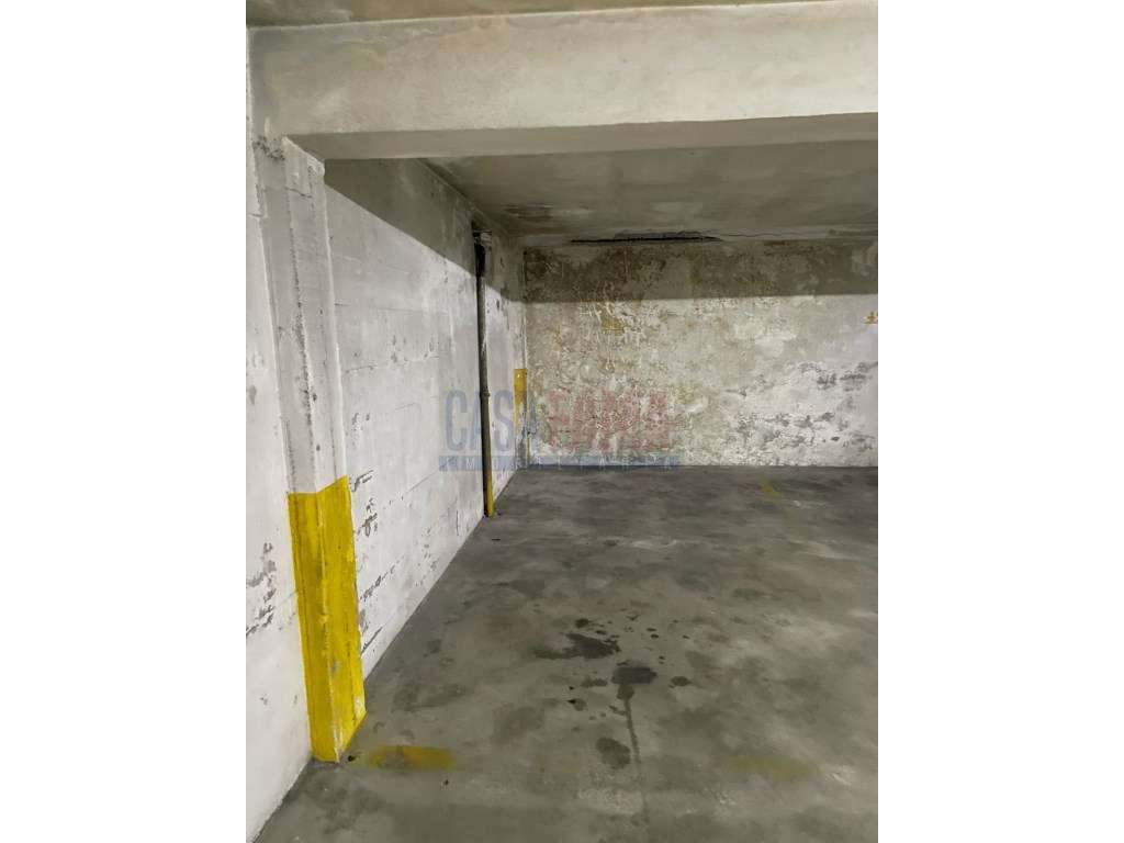 Lugar de garagem em Vila Nova de Famalicão - Grande imagem: 3/17