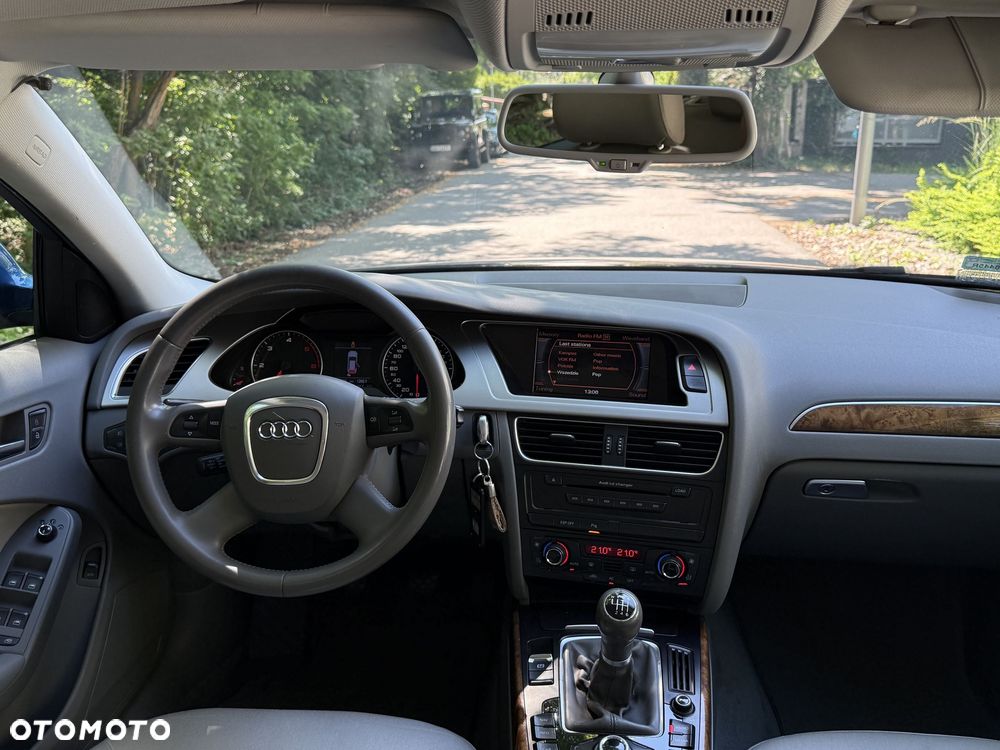 Audi A4 Avant 2.0 TDI - 28