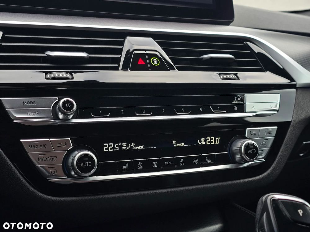 BMW Seria 5 520d xDrive MHEV M Sport sport - 17