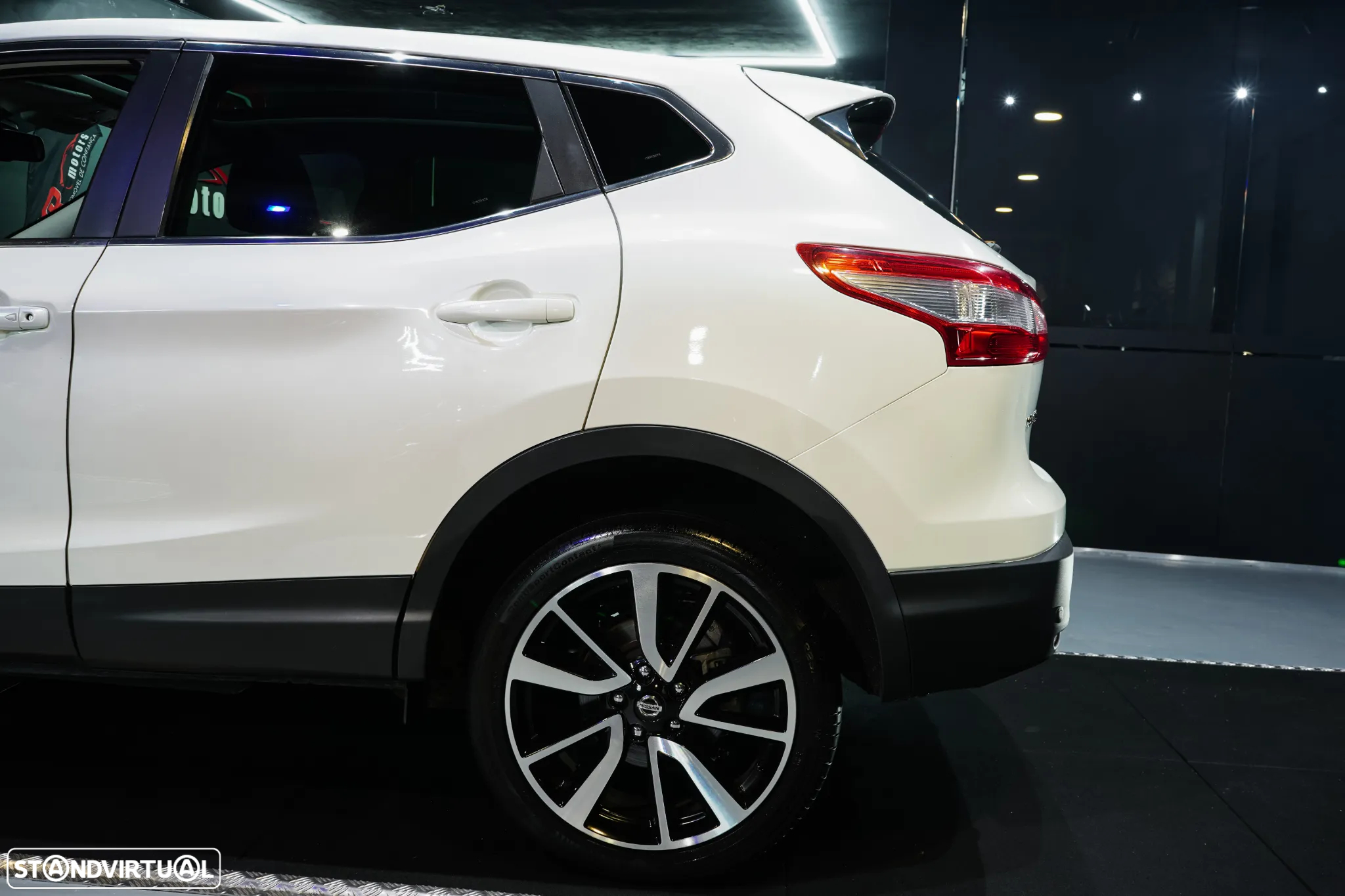 Nissan Qashqai 1.5 dCi N-Connecta - 6
