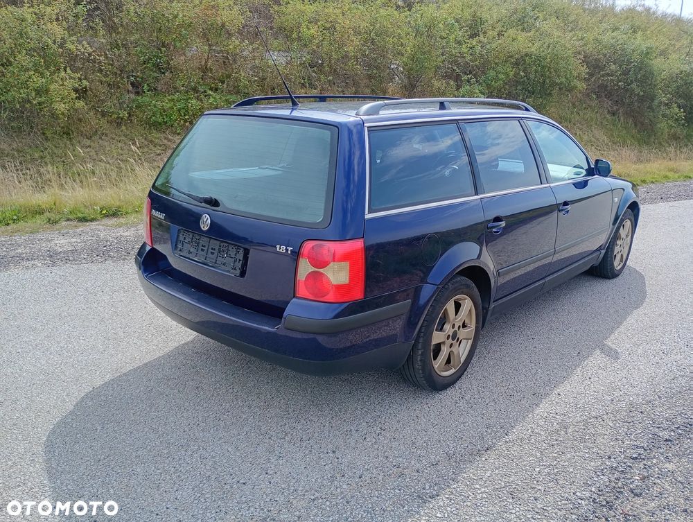 Volkswagen Passat - 4