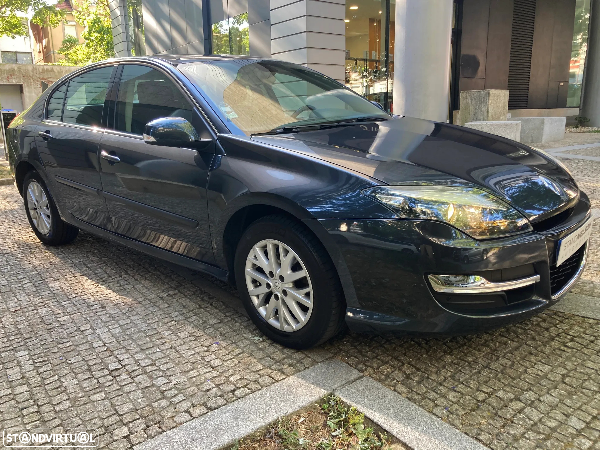 Renault Laguna 2.0 dCi Dynamique S 118g - 6