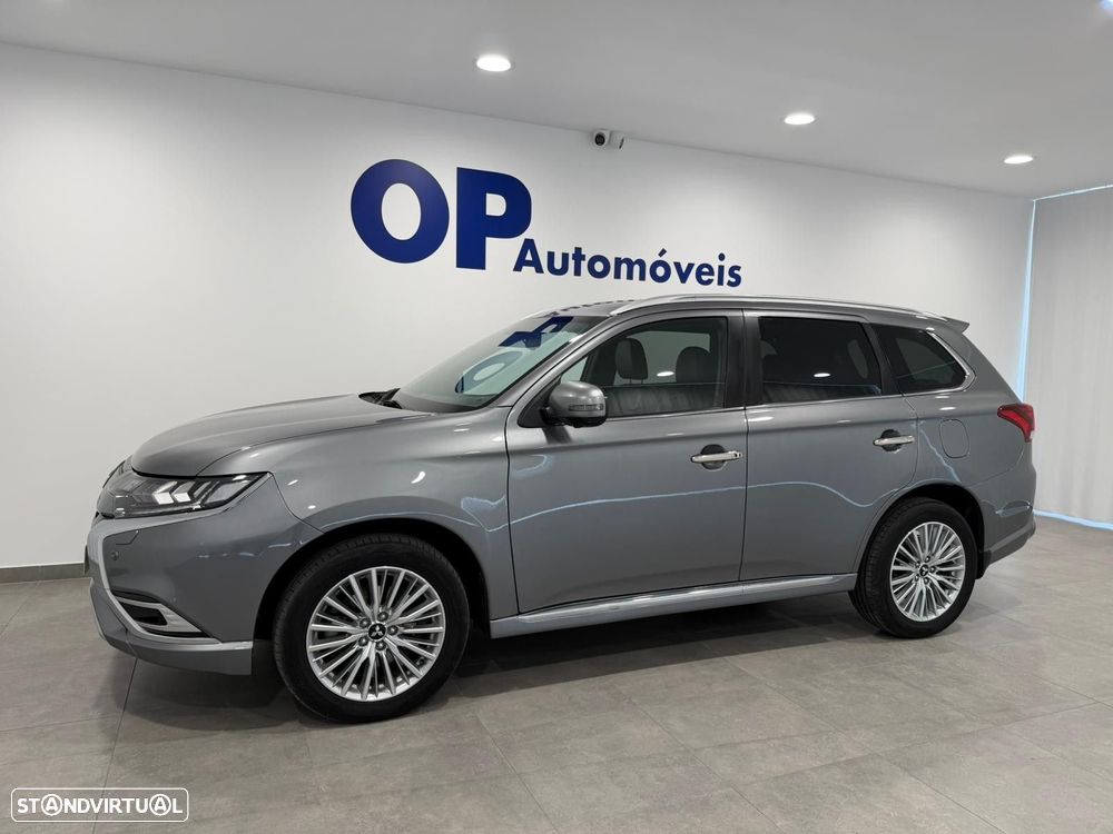 Mitsubishi Outlander 2.4 Intense - 2