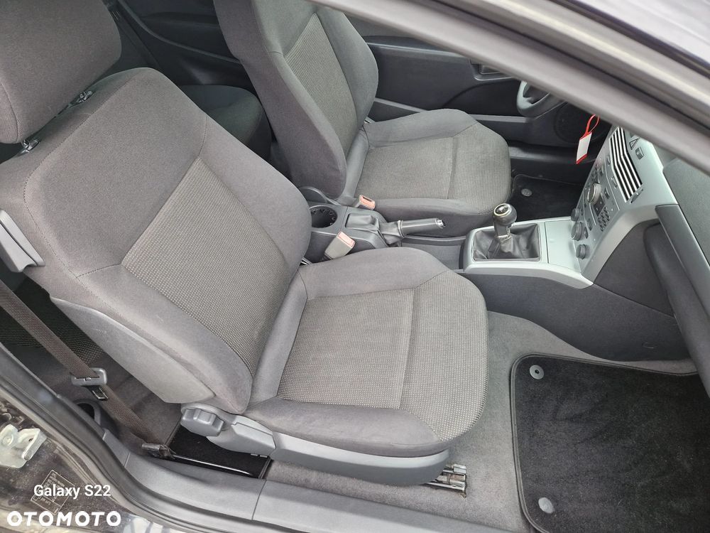 Opel Astra III GTC 1.6 Enjoy - 12