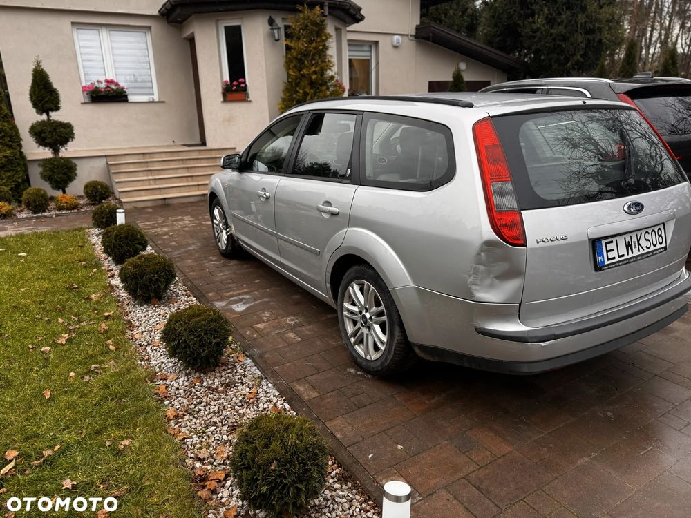 Ford Focus 1.6 16V Ghia - 13