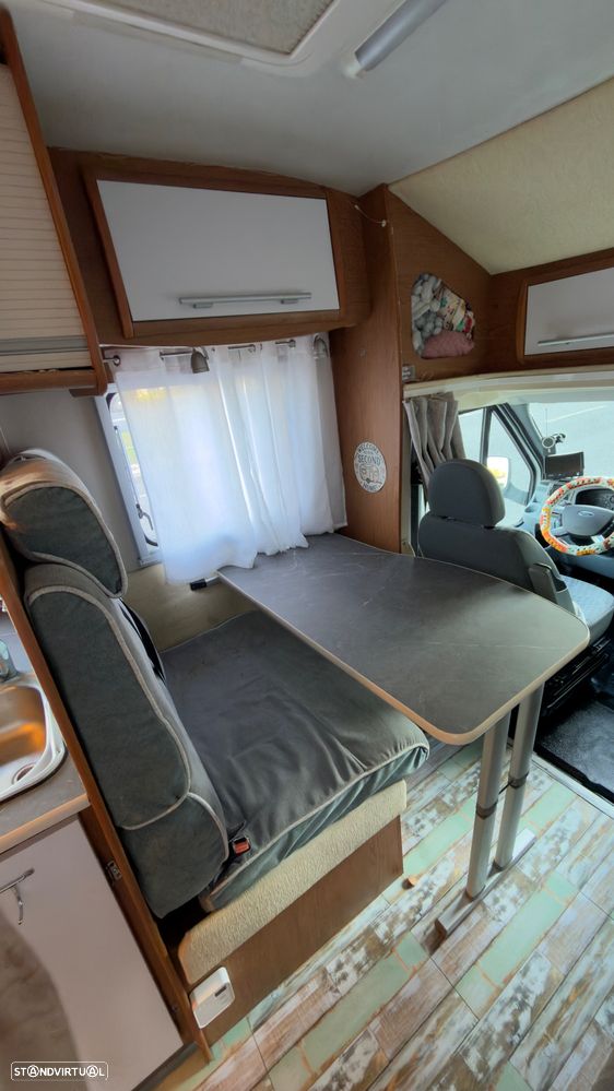 Ford Transit 2.2 - 20