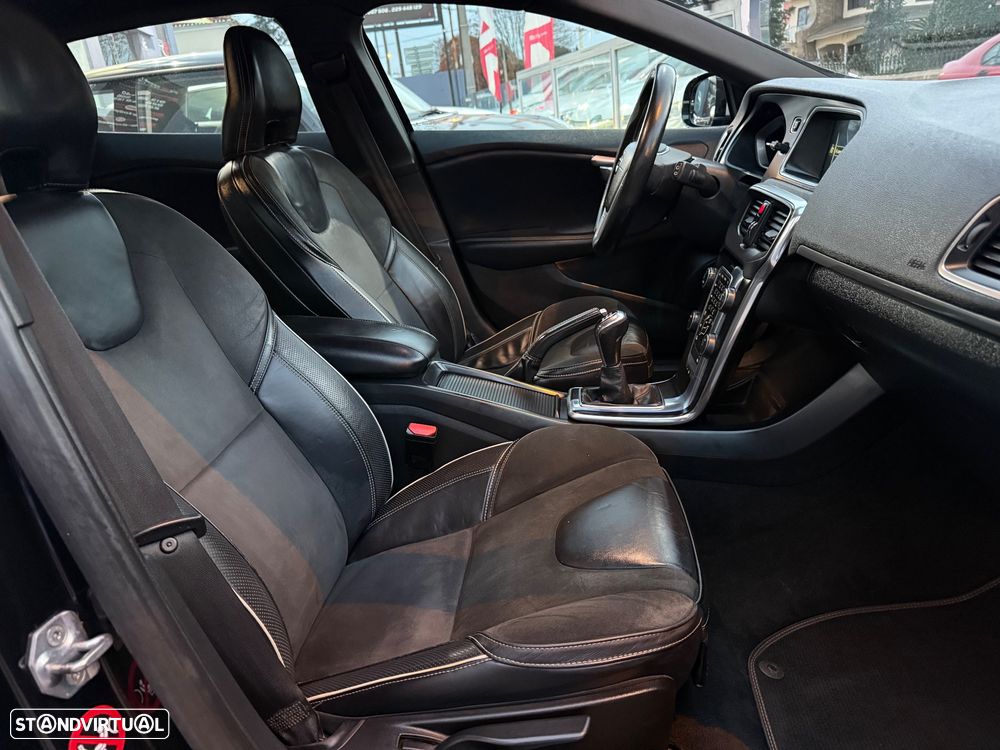 Volvo V40 D2 R Design - 48