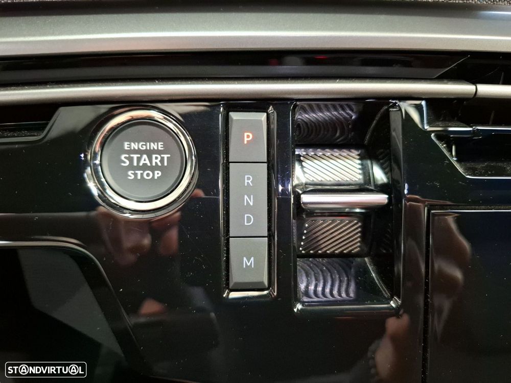 Peugeot 3008 1.2 Hybrid Allure e-DCS6 - 19