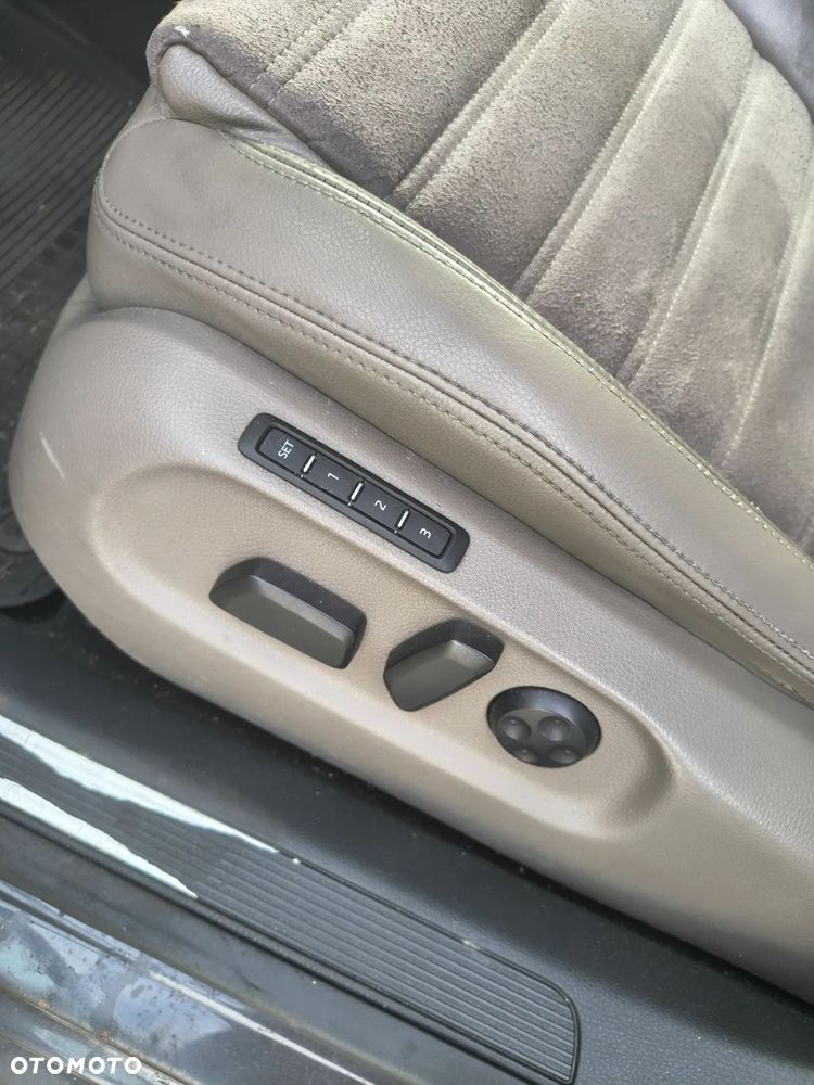 Volkswagen Passat Variant 2.0 TDI DPF 4Mot Highline - 33